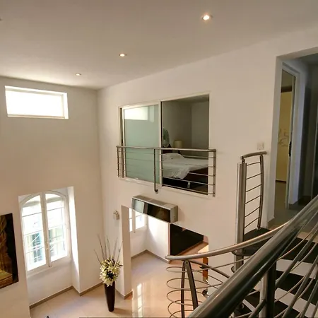 Old Mint No2 شقة *